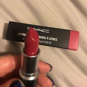 NEW MAC lustre lipstick in plumful